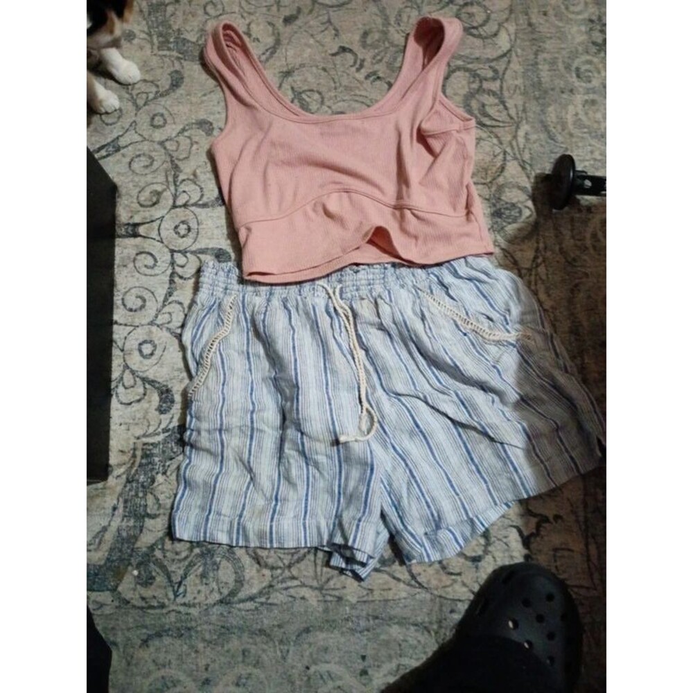 Women's large tank top and shorts bundle-0551